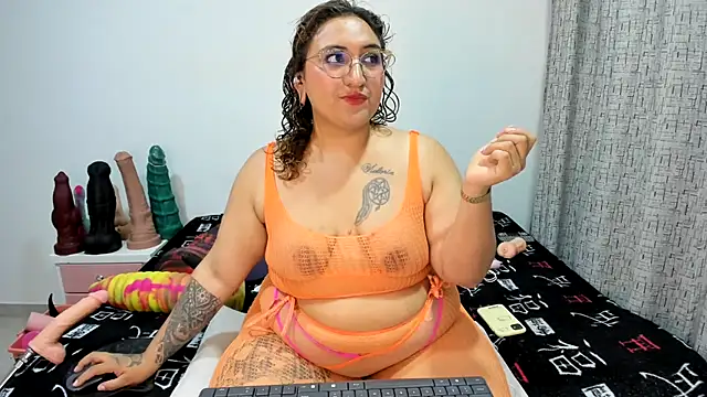 charlloteevans X online show from June 10, 2026, 2:16 pm