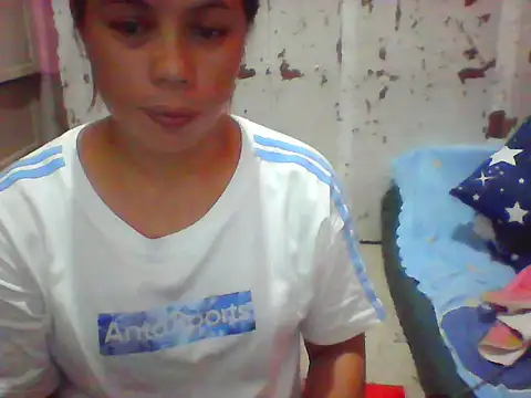 Snapshot of violen786 chatting on September 21, 2025, 12:40 pm violen786 online show from September 21, 2025, 12:40 pm