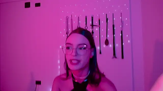 nina kink online show from May 7, 2026, 9:42 pm