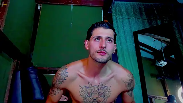 alejo  323   online show from April 29, 2026, 3:21 am