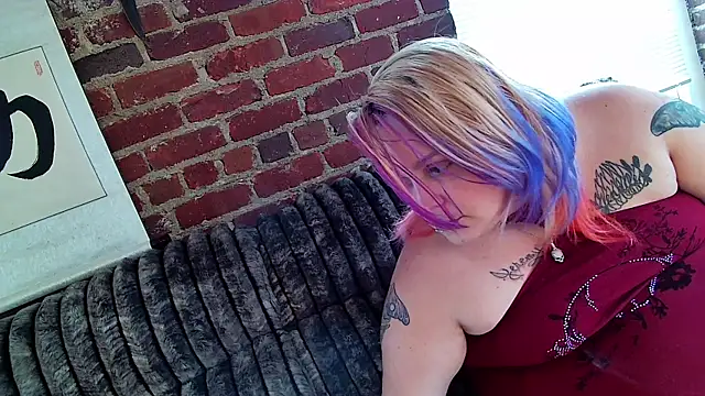 Snapshot of Jynxthefoxyfuck chatting on December 4, 2025, 8:06 pm Jynxthefoxyfuck online show from December 4, 2025, 8:06 pm