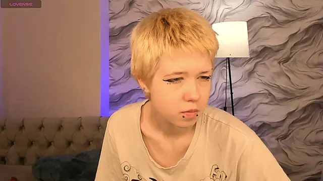 CarolineRichter online show from October 10, 2025, 2:21 am