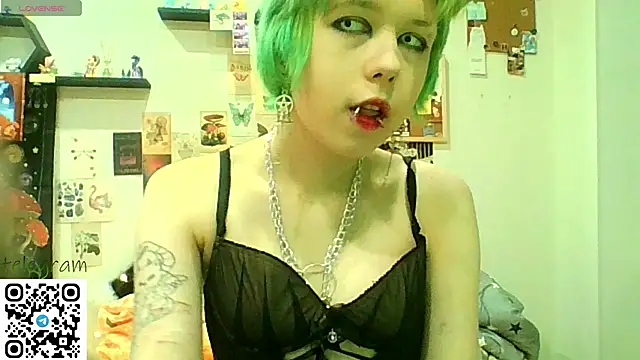 Snapshot of CarolineRichter chatting on February 9, 2026, 1:42 am CarolineRichter online show from February 9, 2026, 1:42 am