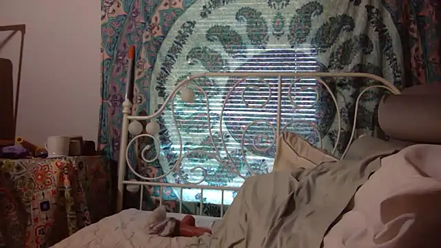 g0lden are0las89 online show from September 10, 2025, 11:27 pm