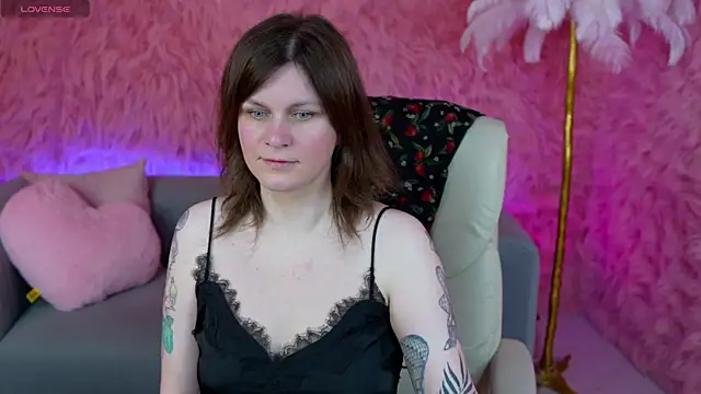 TinaMelt online show from May 15, 2026, 6:48 pm