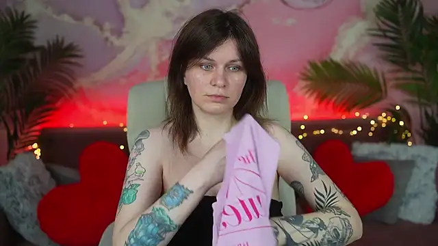 TinaMelt online show from June 6, 2026, 6:56 pm