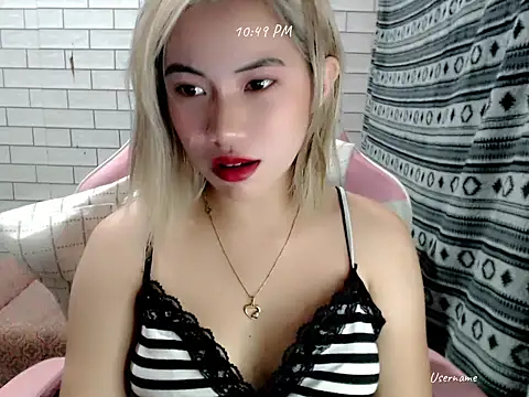 Snapshot of Rainea149 chatting on November 8, 2025, 2:50 pm Rainea149 online show from November 8, 2025, 2:50 pm