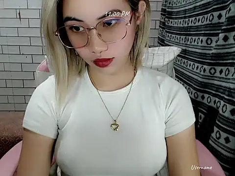 Snapshot of Rainea149 chatting on November 12, 2025, 3:01 pm Rainea149 online show from November 12, 2025, 3:01 pm