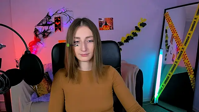 eva smiith  online show from November 3, 2025, 6:47 am