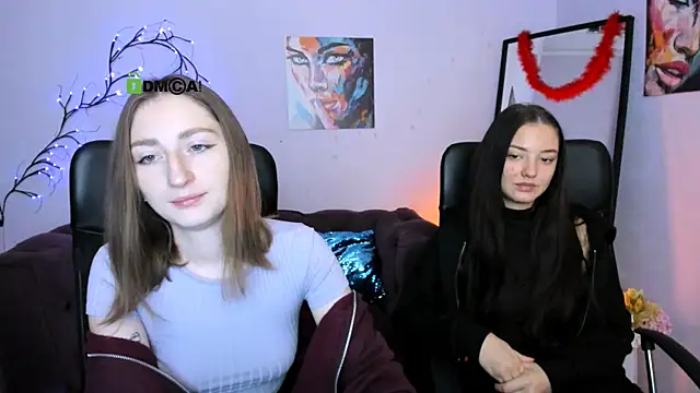 eva smiith  online show from December 17, 2025, 6:41 am