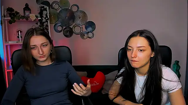 eva smiith  online show from March 25, 2026, 6:52 am