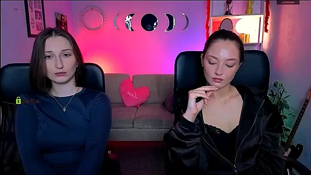 eva smiith  online show from June 3, 2026, 5:43 am