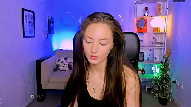 eva smiith  online show from June 22, 2026, 5:37 am