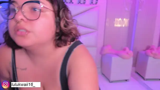 lulukawai16 online show from May 7, 2026, 7:08 pm