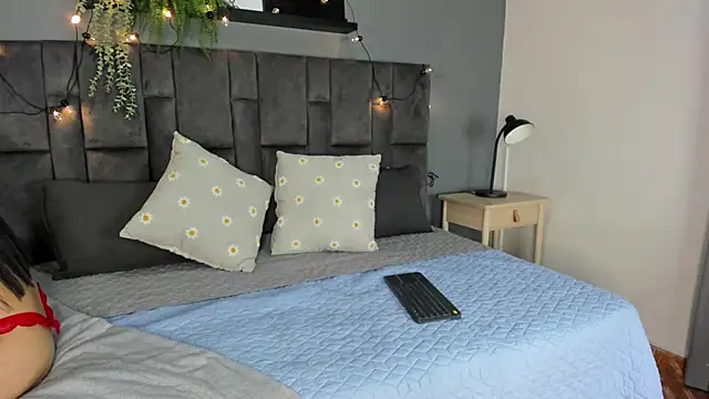 Snapshot of RiriiBrunette__ chatting on September 26, 2025, 7:40 pm RiriiBrunette   online show from September 26, 2025, 7:40 pm