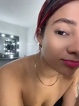 amber sparkle online show from July 17, 2026, 12:45 pm