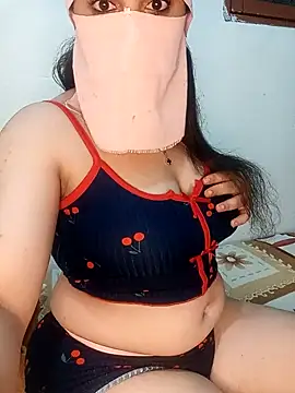 Queen-15 online show from October 9, 2025, 11:36 pm