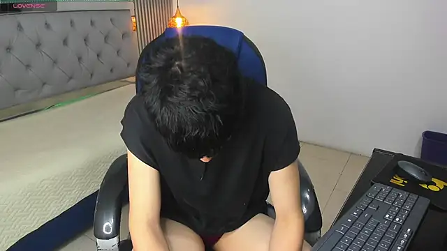 SamBlack  online show from June 19, 2026, 1:37 pm