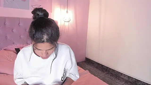 Snapshot of ATENA_JB chatting on October 18, 2025, 5:32 am ATENA JB online show from October 18, 2025, 5:32 am