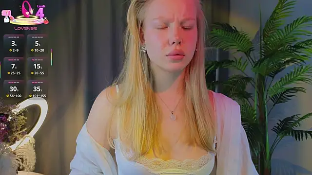 emilyshepar d online show from September 25, 2025, 2:04 am