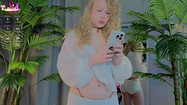 emilyshepar d online show from November 18, 2025, 2:50 am