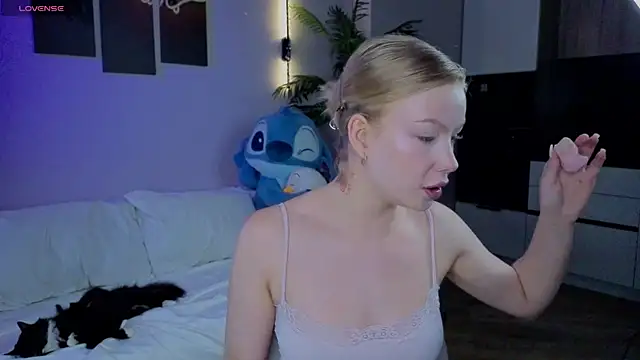emilyshepar d online show from July 28, 2026, 2:29 am