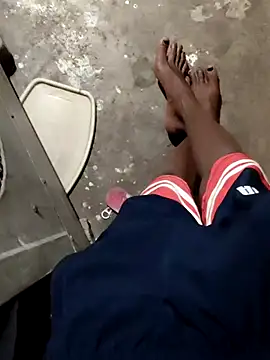 RAYI Queen 4 online show from December 3, 2025, 1:53 pm