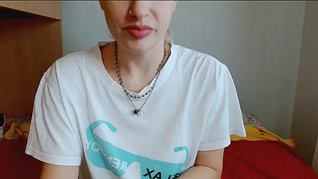 SatinQueen90 online show from November 15, 2025, 10:45 am