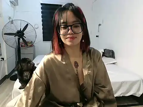 eattmebabyy online show from June 24, 2026, 10:47 am