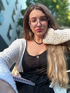 Amia mur online show from September 21, 2025, 4:08 pm