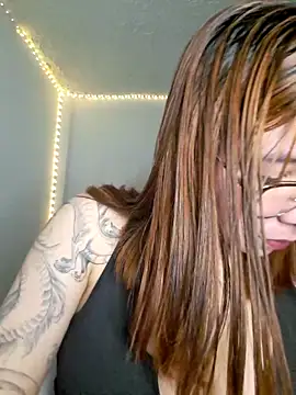 -Miaa  online show from October 10, 2025, 12:04 pm