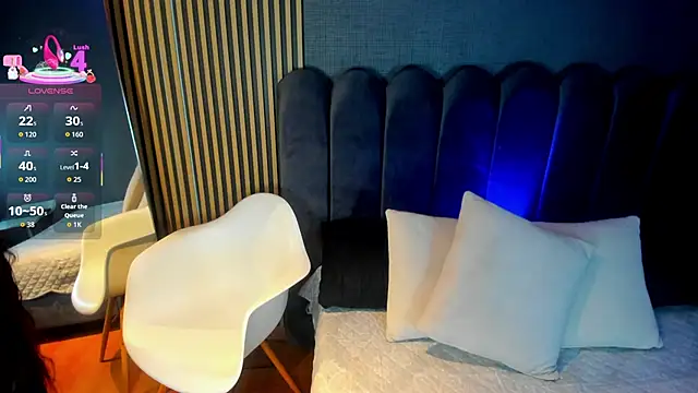 Gina 77 online show from October 11, 2025, 12:04 pm