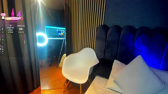 Gina 77 online show from October 20, 2025, 12:05 pm