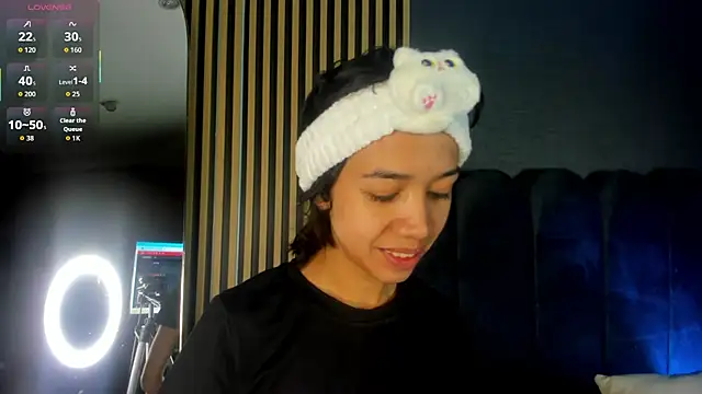 Gina 77 online show from November 11, 2025, 12:38 pm