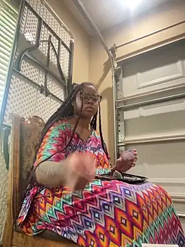 Snapshot of caramel__cremes chatting on May 4, 2026, 12:56 pm caramel cremes online show from May 4, 2026, 12:56 pm