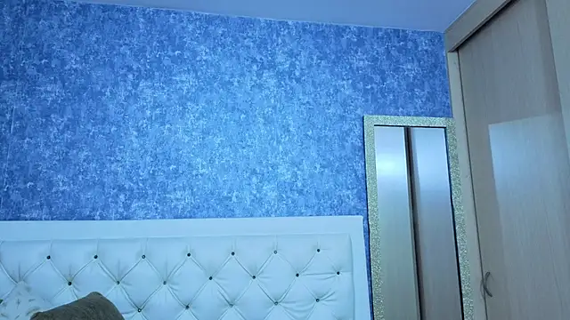 yulissa girls online show from September 25, 2025, 6:00 pm