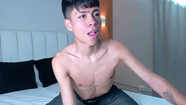 MaxiWildd online show from March 12, 2026, 1:17 pm