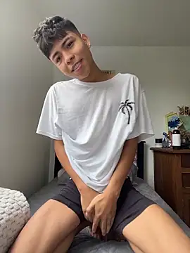 MaxiWildd online show from June 6, 2026, 12:43 pm