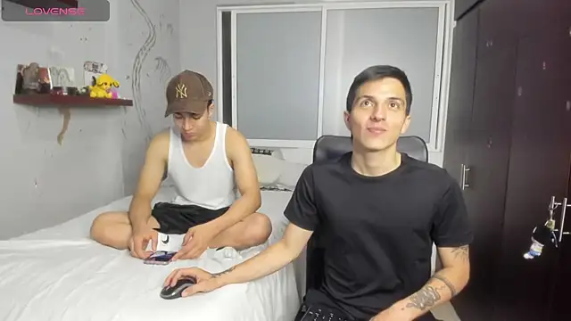 Snapshot of Noxx_starkK chatting on October 4, 2025, 11:58 pm Noxx starkK online show from October 4, 2025, 11:58 pm