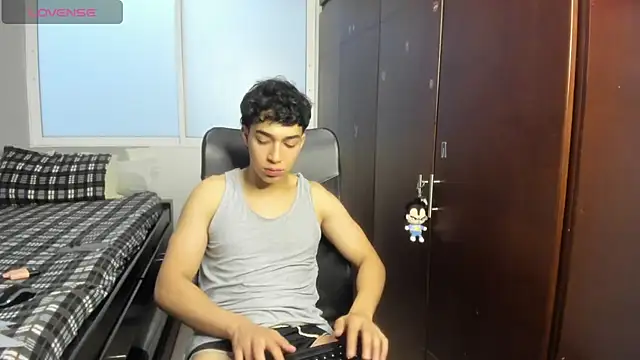 Snapshot of Noxx_starkK chatting on November 1, 2025, 8:33 pm Noxx starkK online show from November 1, 2025, 8:33 pm