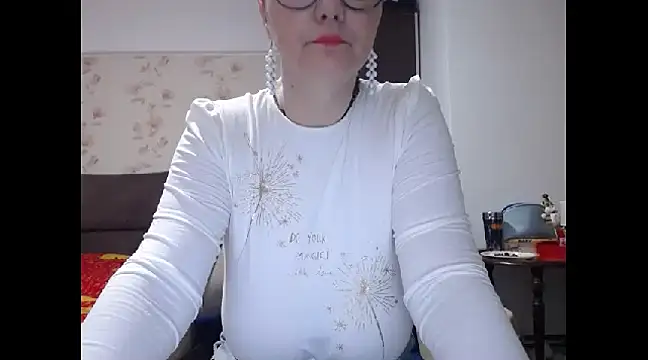 Snapshot of Mary_x chatting on February 11, 2025, 3:50 am Mary x online show from February 11, 2025, 3:50 am