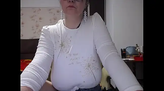 Snapshot of Mary_x chatting on February 11, 2025, 9:53 am Mary x online show from February 11, 2025, 9:53 am