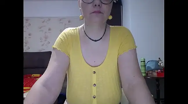 Snapshot of Mary_x chatting on February 13, 2025, 3:50 am Mary x online show from February 13, 2025, 3:50 am