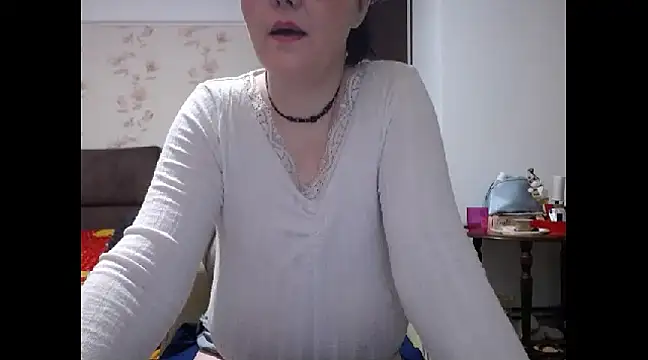 Snapshot of Mary_x chatting on February 17, 2025, 9:56 am Mary x online show from February 17, 2025, 9:56 am