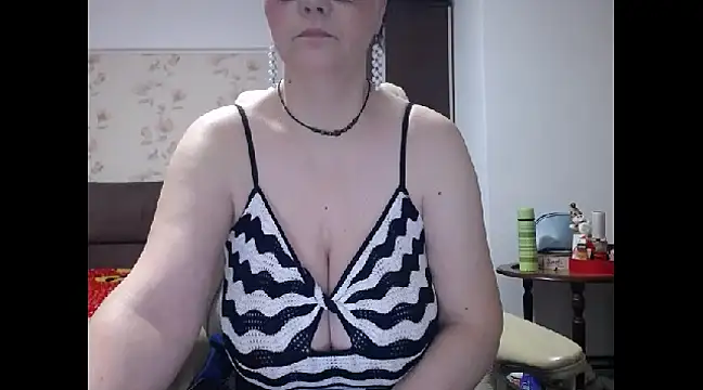 Snapshot of Mary_x chatting on February 27, 2025, 3:47 am Mary x online show from February 27, 2025, 3:47 am