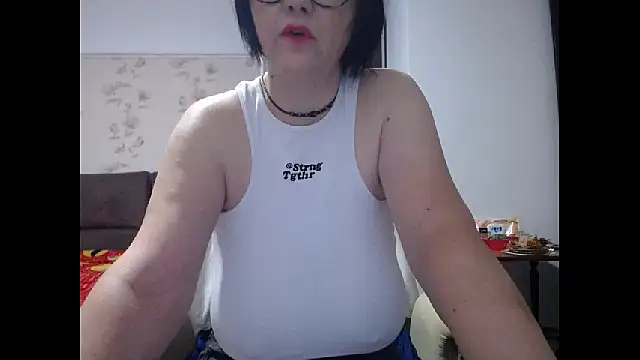 Snapshot of Mary_x chatting on October 21, 2025, 2:56 am Mary x online show from October 21, 2025, 2:56 am