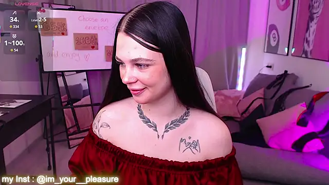 Michela Fruet online show from November 28, 2025, 1:08 am