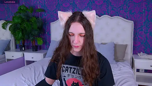 Snapshot of SilverMuse chatting on February 17, 2026, 10:27 pm SilverMuse online show from February 17, 2026, 10:27 pm