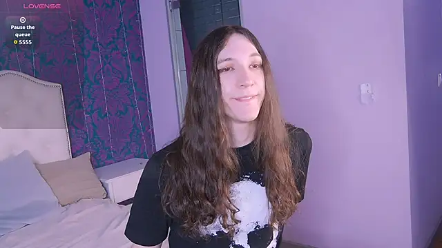 Snapshot of SilverMuse chatting on February 25, 2026, 9:24 pm SilverMuse online show from February 25, 2026, 9:24 pm