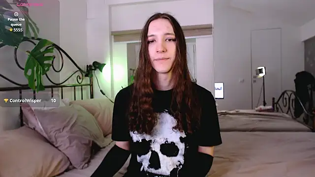 Snapshot of SilverMuse chatting on March 8, 2026, 10:46 pm SilverMuse online show from March 8, 2026, 10:46 pm